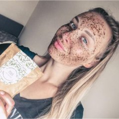 Pleťový peeling MARK scrub coffee face scrub - s tea tree & jojobovým olejem 80 g min.trv.09/2025