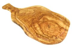 Olivenholz  Rustikální prkénko s rukojetí a s drážkou, délka 34 cm