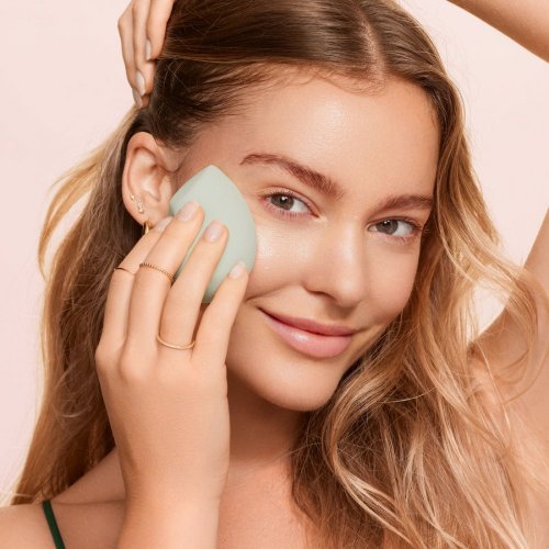 Ecotools Hubka na nanášanie make-upu Blurring Blender