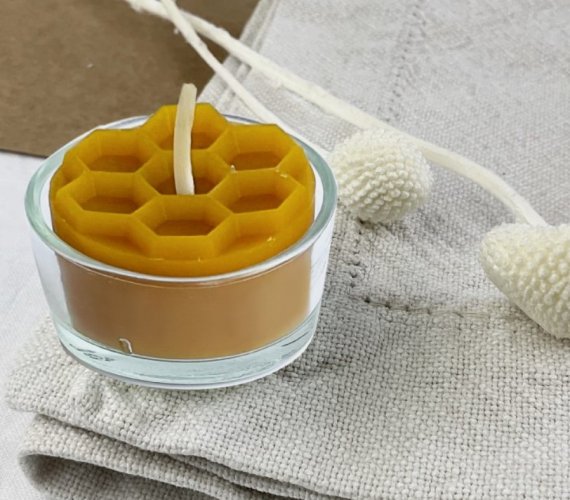 Tvoje Svíčka Čajová sviečka z včelieho vosku 1 ks bez obalu