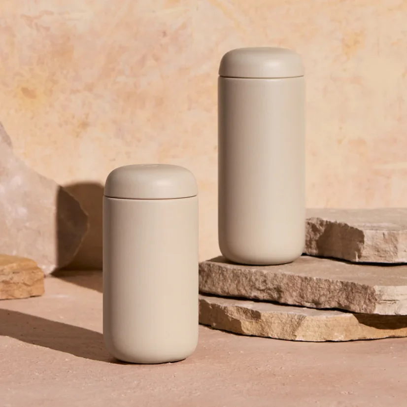 Fellow Carter Move mug termohrnek pískový - objem: 473 ml