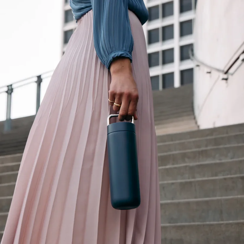 Fellow Carter Carry termo láhev 591 ml tmavě modrá