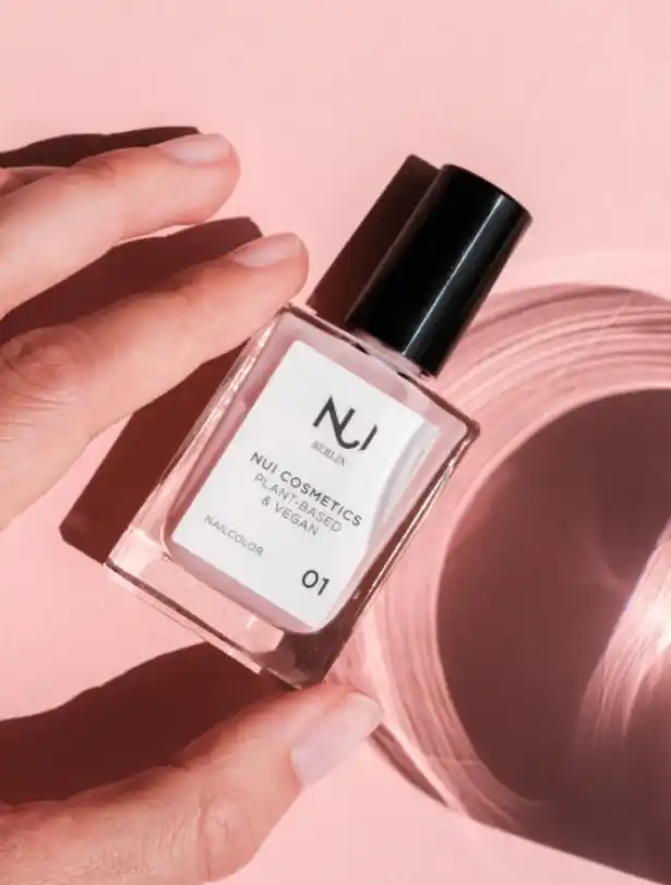 Nui cosmetics přírodní lak na nehty 01 Rosé 14 ml