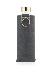 Equa skleněná láhev s plstěným obalem Mismatch Blueberry Pie 750 ml